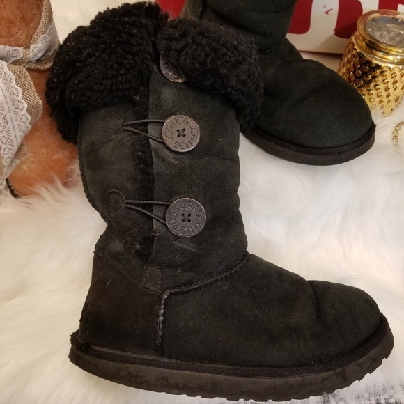 🌻🌺🌻UGG BAILEY 3 BUTTON BOOTS!! - Picture 4 of 8